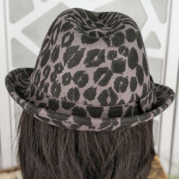Kirna Zabête 100% Wool Fedora in Black/Gray Kiss Print - Picture 3 of 7